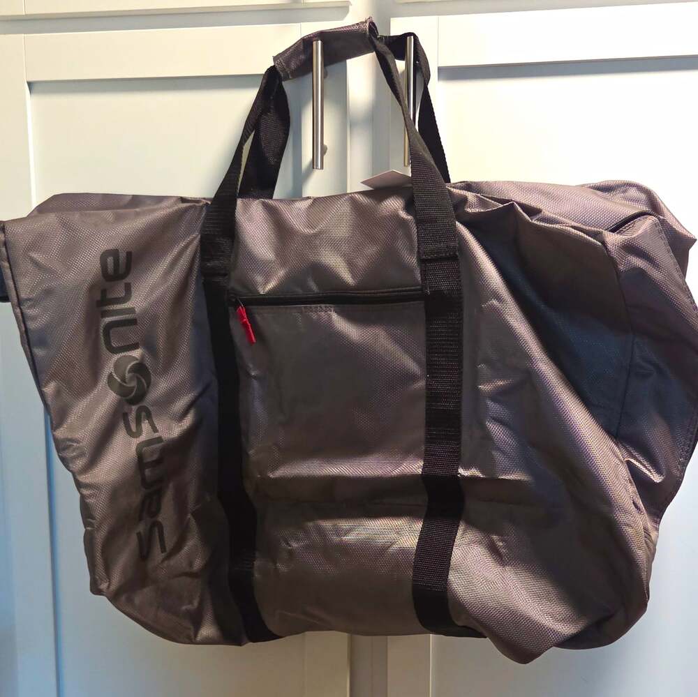 NWT Samsonite Uintah Tote A Ton Nylon Packable Duffle Bag Charcoal/Black